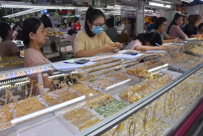 Giá vàng hôm nay, 11-12: Tiếp tục tăng mạnh- Ảnh 1. Giá vàng hôm nay, 11-12: Tiếp tục tăng mạnh- Ảnh 1.