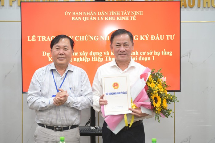 VRG nhận giấy chứng nhận đầu tư dự án KCN gần 500 ha tại Tây Ninh- Ảnh 1. VRG nhận giấy chứng nhận đầu tư dự án KCN gần 500 ha tại Tây Ninh- Ảnh 1.