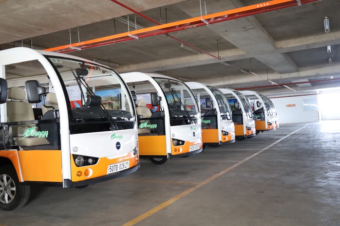 Dùng xe điện du lịch kết nối 3 ga ngầm metro và sân bay Tân Sơn Nhất- Ảnh 1. Dùng xe điện du lịch kết nối 3 ga ngầm metro và sân bay Tân Sơn Nhất- Ảnh 1.