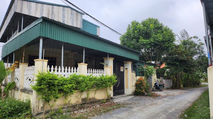 Tá hỏa khi thấy đất nhà mình bị người khác xây nhà- Ảnh 2. Tá hỏa khi thấy đất nhà mình bị người khác xây nhà- Ảnh 2.