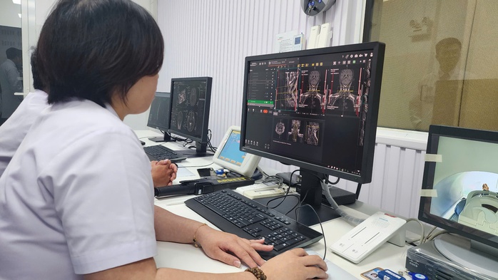 Bệnh viện đầu tiên tại Việt Nam có máy chụp CT dùng công nghệ AI hỗ trợ điều trị- Ảnh 3. Bệnh viện đầu tiên tại Việt Nam có máy chụp CT dùng công nghệ AI hỗ trợ điều trị- Ảnh 3.