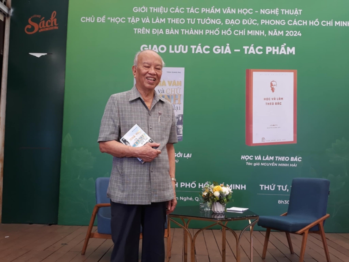 Giao lưu cùng tác giả "Nhà văn và chữ tình gởi lại"- Ảnh 7. Giao lưu cùng tác giả "Nhà văn và chữ tình gởi lại"- Ảnh 7.