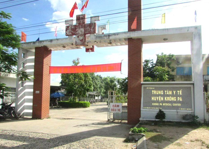 Trung tâm y tế chỉ có 1 bác sĩ mổ đẻ- Ảnh 1. Trung tâm y tế chỉ có 1 bác sĩ mổ đẻ- Ảnh 1.