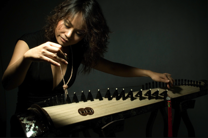 Vân-Ánh Vanessa Võ và Blood Moon Orchestra biểu diễn tại Hà Nội- Ảnh 1. Vân-Ánh Vanessa Võ và Blood Moon Orchestra biểu diễn tại Hà Nội- Ảnh 1.