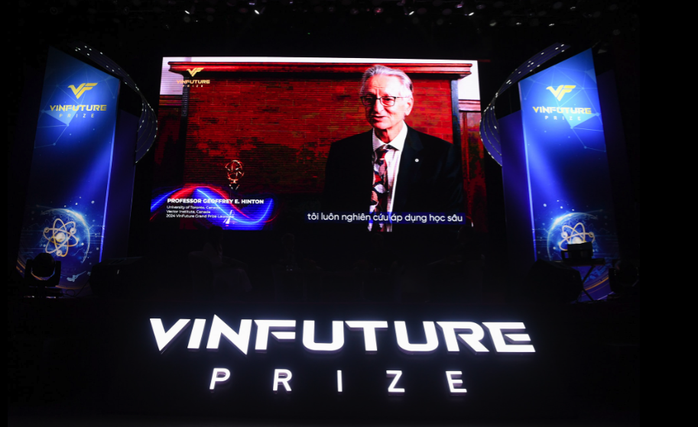 Chủ nhân giải thưởng chính Vinfuture 2024 nhận giải thưởng Nobel vật lý 2024- Ảnh 2. Chủ nhân giải thưởng chính Vinfuture 2024 nhận giải thưởng Nobel vật lý 2024- Ảnh 2.
