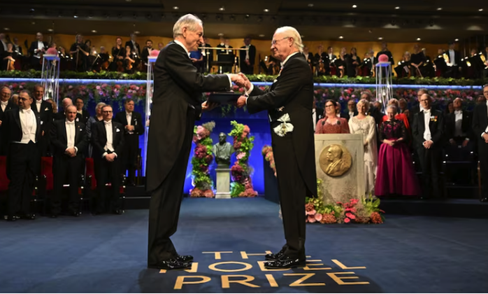 Chủ nhân giải thưởng chính Vinfuture 2024 nhận giải thưởng Nobel vật lý 2024- Ảnh 1. Chủ nhân giải thưởng chính Vinfuture 2024 nhận giải thưởng Nobel vật lý 2024- Ảnh 1.