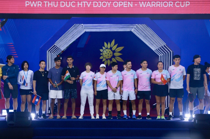 Tay vợt Việt kiều tốp 5 pickleball thế giới đấu giá hơn 500 triệu đồng gây quỹ- Ảnh 2. Tay vợt Việt kiều tốp 5 pickleball thế giới đấu giá hơn 500 triệu đồng gây quỹ- Ảnh 2.