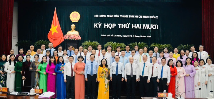 Chủ tịch HĐND TP HCM: Khẩn trương triển khai các nghị quyết, sẵn sàng cho "Kỷ nguyên mới"- Ảnh 2. Chủ tịch HĐND TP HCM: Khẩn trương triển khai các nghị quyết, sẵn sàng cho "Kỷ nguyên mới"- Ảnh 2.