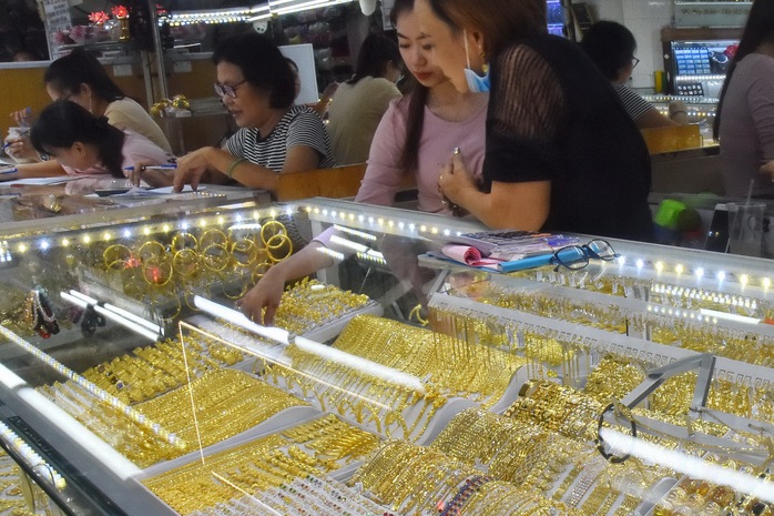 Giá vàng hôm nay, 12-12: Tăng mạnh nhất trong 9 tuần qua- Ảnh 1. Giá vàng hôm nay, 12-12: Tăng mạnh nhất trong 9 tuần qua- Ảnh 1.