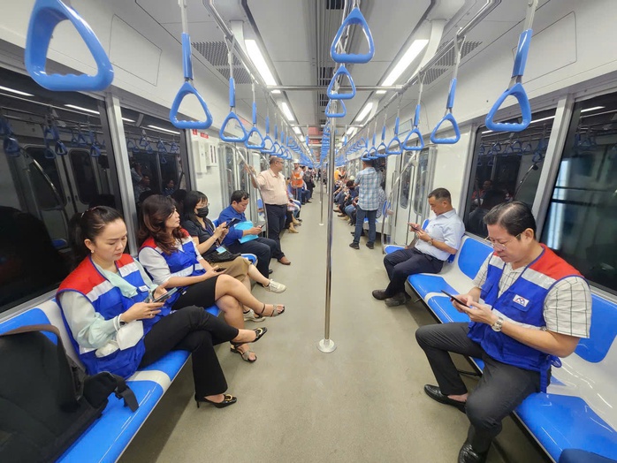 Metro số 1 chạy thử nghiệm Metro số 1 chạy thử nghiệm