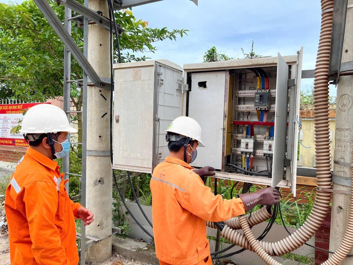 EVNCPC đảm bảo điện phục vụ sản xuất hàng Tết Nguyên đán Ất Tỵ- Ảnh 2. EVNCPC đảm bảo điện phục vụ sản xuất hàng Tết Nguyên đán Ất Tỵ- Ảnh 2.