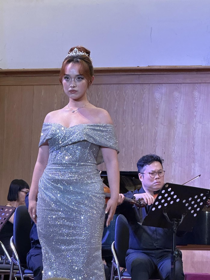 Tạ Minh Tâm, Ánh Tuyết xúc động trước thành quả học trò của NSƯT Phạm Thế Vĩ- Ảnh 5. Tạ Minh Tâm, Ánh Tuyết xúc động trước thành quả học trò của NSƯT Phạm Thế Vĩ- Ảnh 5.
