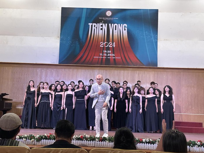 Tạ Minh Tâm, Ánh Tuyết xúc động trước thành quả học trò của NSƯT Phạm Thế Vĩ- Ảnh 4. Tạ Minh Tâm, Ánh Tuyết xúc động trước thành quả học trò của NSƯT Phạm Thế Vĩ- Ảnh 4.