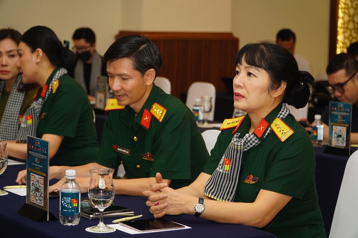 Chương trình nghệ thuật đặc biệt “Bài ca không quên”- Ảnh 4. Chương trình nghệ thuật đặc biệt “Bài ca không quên”- Ảnh 4.