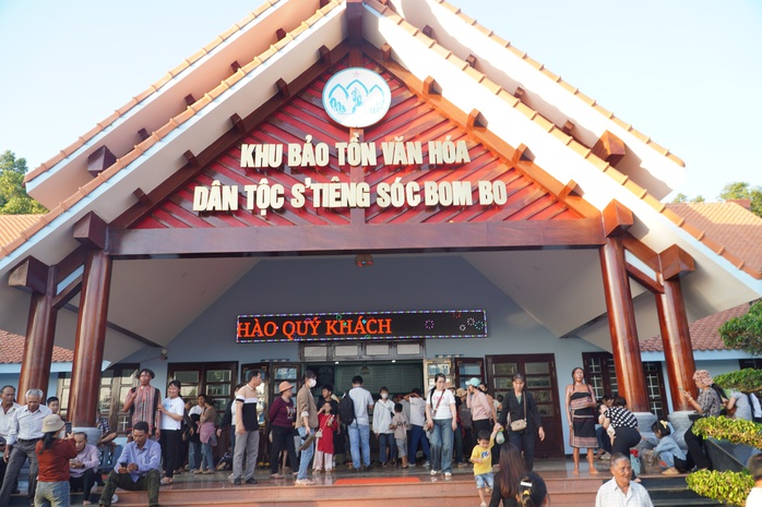 Huyện Bù Đăng đón nhận Huân chương Lao động hạng Nhì- Ảnh 5. Huyện Bù Đăng đón nhận Huân chương Lao động hạng Nhì- Ảnh 5.