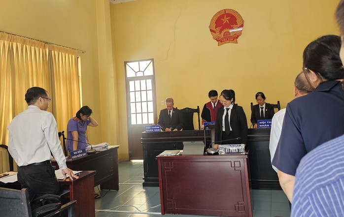 Gay cấn vụ mua bán cổ phần tại một trường đại học ở TP HCM- Ảnh 1. Gay cấn vụ mua bán cổ phần tại một trường đại học ở TP HCM- Ảnh 1.
