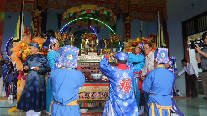 Lễ hội cầu ngư vạn đầm Xương Lý là di sản văn hóa phi vật thể quốc gia- Ảnh 1. Lễ hội cầu ngư vạn đầm Xương Lý là di sản văn hóa phi vật thể quốc gia- Ảnh 1.