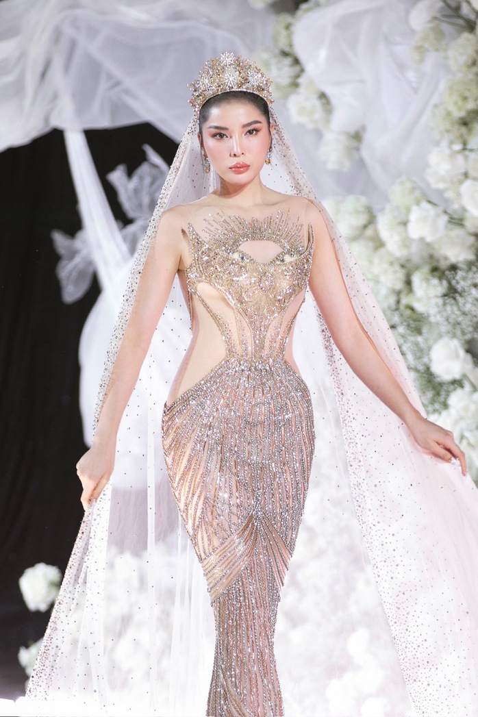 Hoa hậu Hương Giang cực đẹp trong áo cưới- Ảnh 16. Hoa hậu Hương Giang cực đẹp trong áo cưới- Ảnh 16.