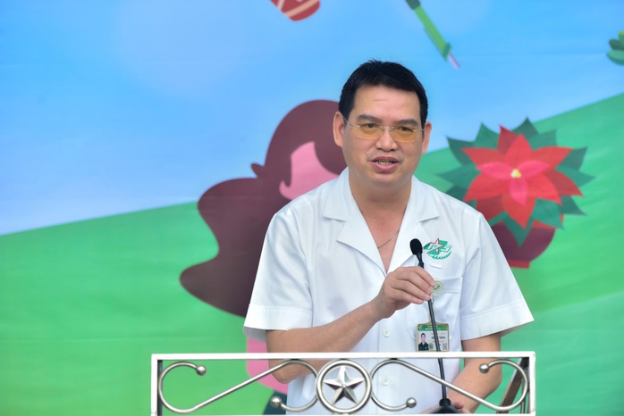 Bác sĩ, nhân viên y tế cùng nhau thu gom phế liệu tái chế- Ảnh 1. Bác sĩ, nhân viên y tế cùng nhau thu gom phế liệu tái chế- Ảnh 1.
