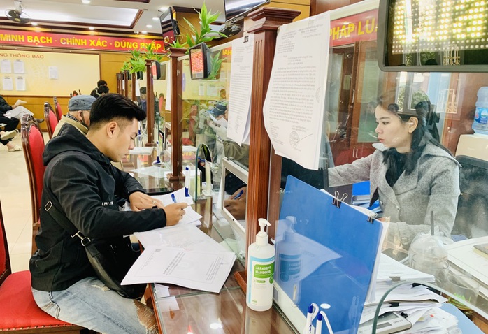 Bí thư Hà Nội Bùi Thị Minh Hoài ký ban hành thông báo về sắp xếp, tinh gọn bộ máy- Ảnh 1. Bí thư Hà Nội Bùi Thị Minh Hoài ký ban hành thông báo về sắp xếp, tinh gọn bộ máy- Ảnh 1.