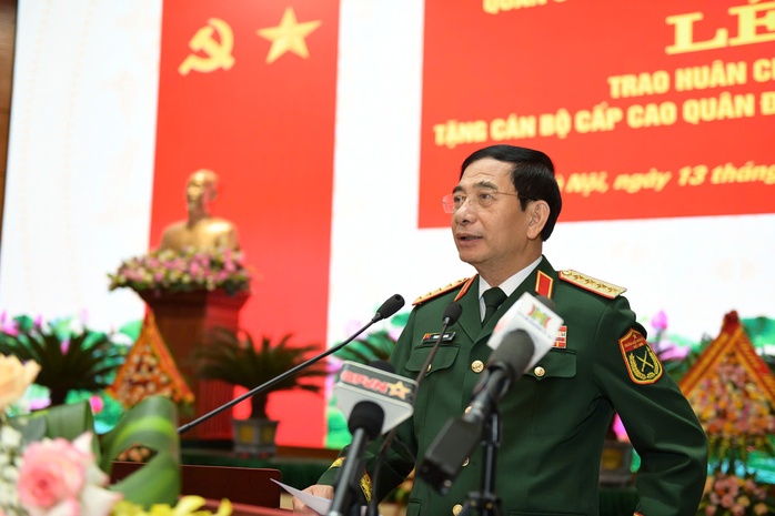 34 tướng lĩnh quân đội nhận huân chương cao quý- Ảnh 1. 34 tướng lĩnh quân đội nhận huân chương cao quý- Ảnh 1.