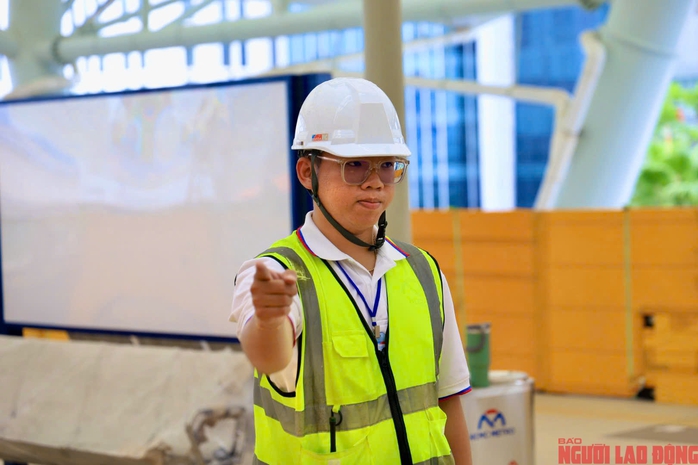 Người dân TP HCM háo hức đi metro số 1- Ảnh 14. Người dân TP HCM háo hức đi metro số 1- Ảnh 14.