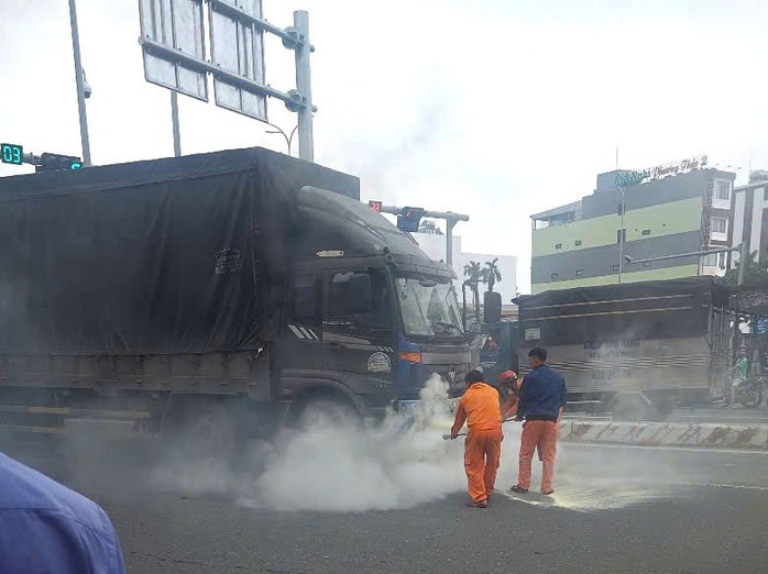 Công nhân Điện lực Đà Nẵng trả lại tài sản cho người dân- Ảnh 2. Công nhân Điện lực Đà Nẵng trả lại tài sản cho người dân- Ảnh 2.