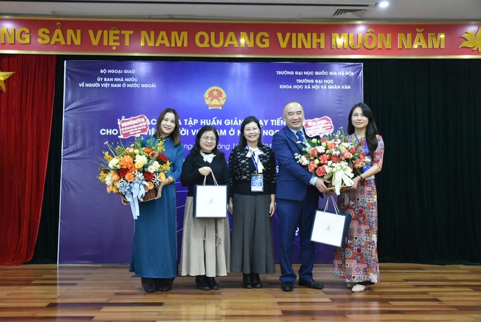 Lan tỏa tình yêu tiếng Việt trong các thế hệ sinh ra và lớn lên ở nước ngoài- Ảnh 7. Lan tỏa tình yêu tiếng Việt trong các thế hệ sinh ra và lớn lên ở nước ngoài- Ảnh 7.