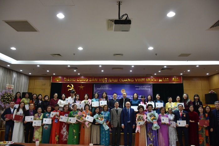 Lan tỏa tình yêu tiếng Việt trong các thế hệ sinh ra và lớn lên ở nước ngoài- Ảnh 8. Lan tỏa tình yêu tiếng Việt trong các thế hệ sinh ra và lớn lên ở nước ngoài- Ảnh 8.