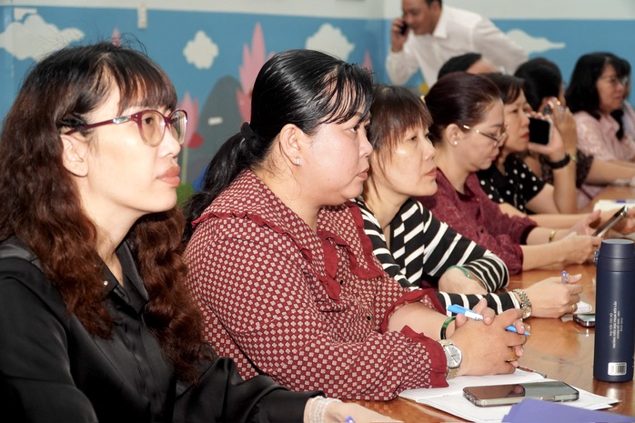 Hơn 100 cán bộ giáo dục tham dự bồi dưỡng “Kỹ năng ứng xử với báo chí-truyền thông”- Ảnh 6. Hơn 100 cán bộ giáo dục tham dự bồi dưỡng “Kỹ năng ứng xử với báo chí-truyền thông”- Ảnh 6.