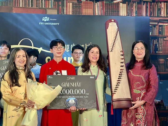 Hải Phượng, Đinh Linh, Anh Tấn xúc động trước thành quả của học trò Thạc sĩ Kim Yến- Ảnh 1. Hải Phượng, Đinh Linh, Anh Tấn xúc động trước thành quả của học trò Thạc sĩ Kim Yến- Ảnh 1.