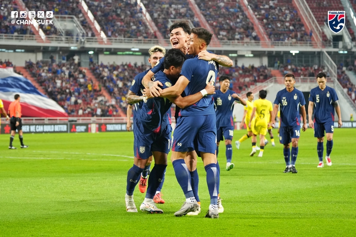 ASEAN Cup 2024: Thái Lan lấy lại ngôi đầu, xác định đội bị loại sớm- Ảnh 2. ASEAN Cup 2024: Thái Lan lấy lại ngôi đầu, xác định đội bị loại sớm- Ảnh 2.