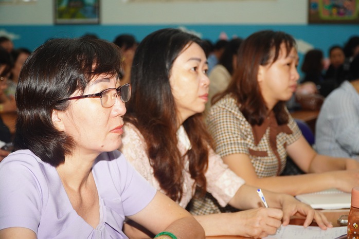 Hơn 100 cán bộ giáo dục tham dự bồi dưỡng “Kỹ năng ứng xử với báo chí-truyền thông”- Ảnh 9. Hơn 100 cán bộ giáo dục tham dự bồi dưỡng “Kỹ năng ứng xử với báo chí-truyền thông”- Ảnh 9.