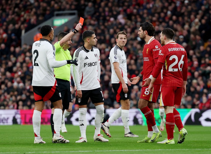 Siêu dự bị Jota bùng nổ, Liverpool thoát thua ở Anfield- Ảnh 3. Siêu dự bị Jota bùng nổ, Liverpool thoát thua ở Anfield- Ảnh 3.