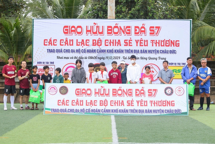 Trận đấu thiện nguyện quyên góp, tặng quà người nghèo ở Bà Rịa - Vũng Tàu- Ảnh 1. Trận đấu thiện nguyện quyên góp, tặng quà người nghèo ở Bà Rịa - Vũng Tàu- Ảnh 1.