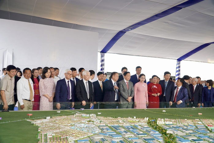 Động thổ tuyến cao tốc TP HCM - Thủ Dầu Một - Chơn Thành đoạn qua Bình Phước- Ảnh 3. Động thổ tuyến cao tốc TP HCM - Thủ Dầu Một - Chơn Thành đoạn qua Bình Phước- Ảnh 3.