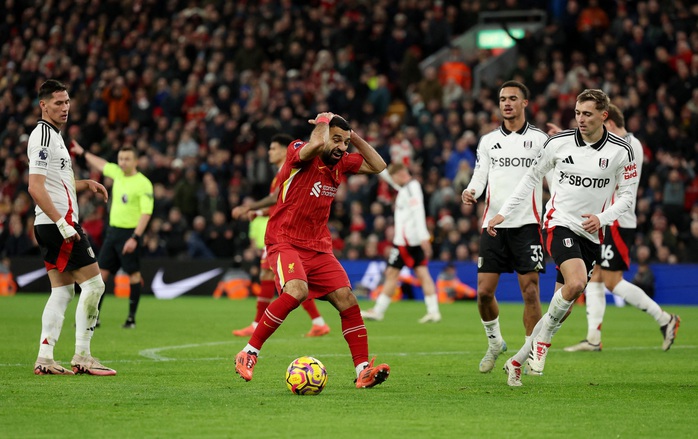 Siêu dự bị Jota bùng nổ, Liverpool thoát thua ở Anfield- Ảnh 6. Siêu dự bị Jota bùng nổ, Liverpool thoát thua ở Anfield- Ảnh 6.