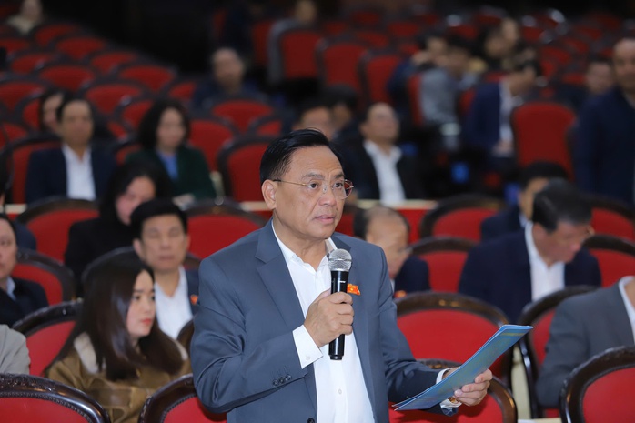 Chủ tịch tỉnh Thanh Hóa nói về đội bóng xứ Thanh: "Tỉnh còn nghèo, càng đá càng hay"- Ảnh 2. Chủ tịch tỉnh Thanh Hóa nói về đội bóng xứ Thanh: "Tỉnh còn nghèo, càng đá càng hay"- Ảnh 2.