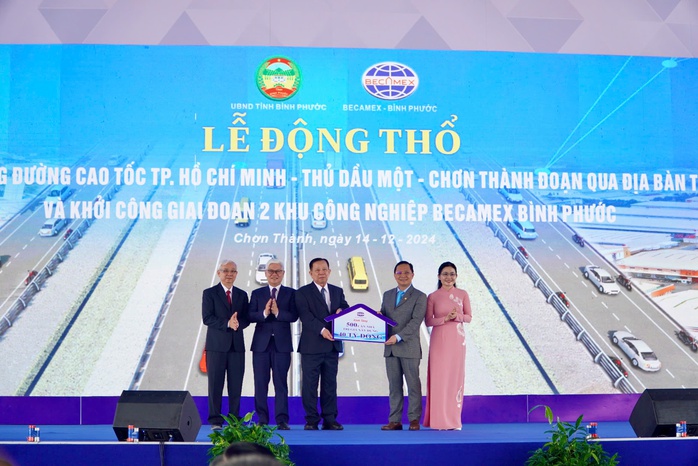 Động thổ tuyến cao tốc TP HCM - Thủ Dầu Một - Chơn Thành đoạn qua Bình Phước- Ảnh 7. Động thổ tuyến cao tốc TP HCM - Thủ Dầu Một - Chơn Thành đoạn qua Bình Phước- Ảnh 7.