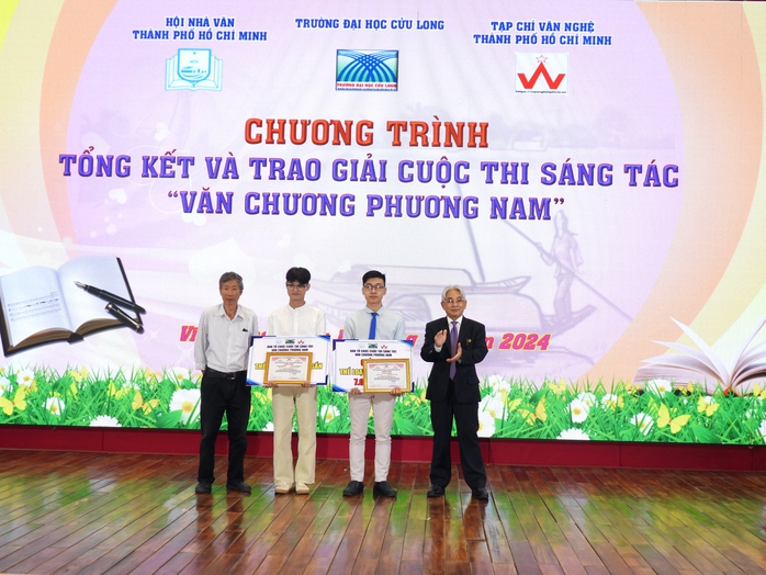Trao giải cuộc thi sáng tác “Văn chương phương Nam”- Ảnh 2. Trao giải cuộc thi sáng tác “Văn chương phương Nam”- Ảnh 2.
