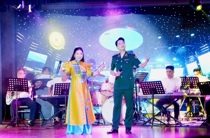 Hào hứng với "Ánh sao mùa xuân"- Ảnh 1. Hào hứng với "Ánh sao mùa xuân"- Ảnh 1.