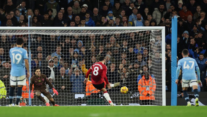 116 giây kinh hoàng, Man City thua ngược cực sốc derby Manchester- Ảnh 6. 116 giây kinh hoàng, Man City thua ngược cực sốc derby Manchester- Ảnh 6.