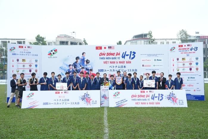 Đánh bại đội bóng J-League, Bình Dương vô địch U13 quốc tế- Ảnh 1. Đánh bại đội bóng J-League, Bình Dương vô địch U13 quốc tế- Ảnh 1.