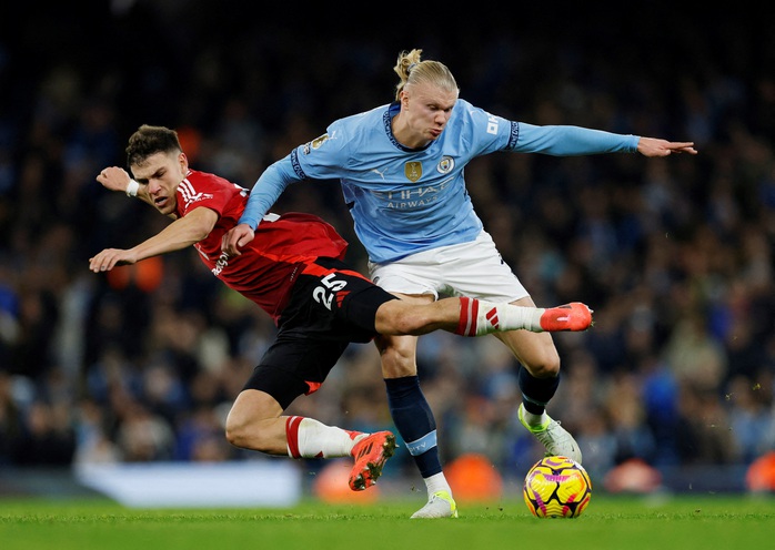 116 giây kinh hoàng, Man City thua ngược cực sốc derby Manchester- Ảnh 1. 116 giây kinh hoàng, Man City thua ngược cực sốc derby Manchester- Ảnh 1.