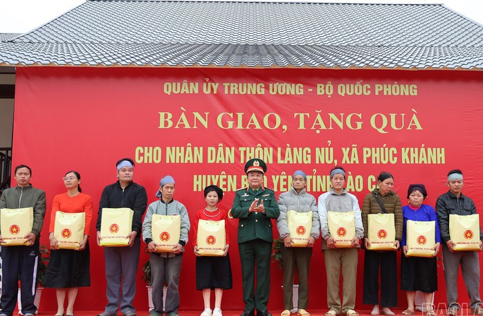 Bàn giao 40 căn nhà cho người dân Làng Nủ- Ảnh 3. Bàn giao 40 căn nhà cho người dân Làng Nủ- Ảnh 3.