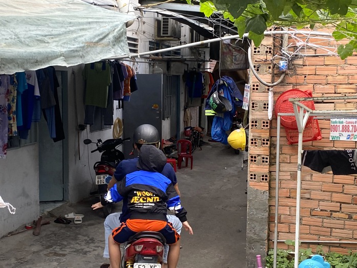 NÓNG: TP HCM đang xây dựng đề án hỗ trợ kinh phí nâng cấp phòng trọ chưa đạt chuẩn- Ảnh 3. NÓNG: TP HCM đang xây dựng đề án hỗ trợ kinh phí nâng cấp phòng trọ chưa đạt chuẩn- Ảnh 3.