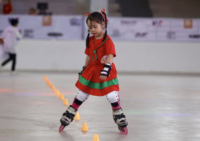 Gần 200 VĐV tham dự giải Roller Sports TP HCM - Chào năm mới 2025- Ảnh 3. Gần 200 VĐV tham dự giải Roller Sports TP HCM - Chào năm mới 2025- Ảnh 3.