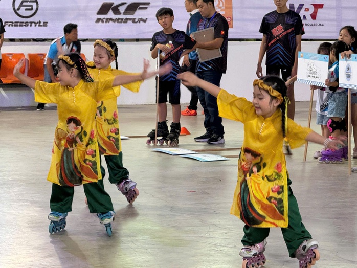 Gần 200 VĐV tham dự giải Roller Sports TP HCM - Chào năm mới 2025- Ảnh 2. Gần 200 VĐV tham dự giải Roller Sports TP HCM - Chào năm mới 2025- Ảnh 2.