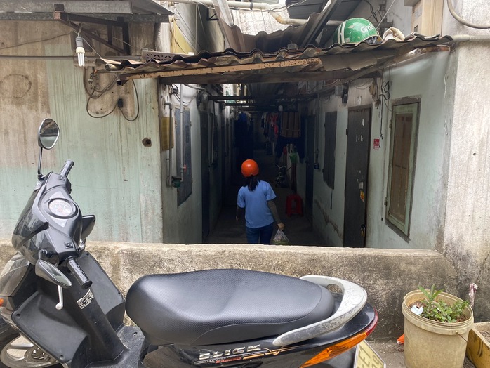 NÓNG: TP HCM đang xây dựng đề án hỗ trợ kinh phí nâng cấp phòng trọ chưa đạt chuẩn- Ảnh 2. NÓNG: TP HCM đang xây dựng đề án hỗ trợ kinh phí nâng cấp phòng trọ chưa đạt chuẩn- Ảnh 2.