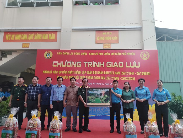 Nhiều hoạt động kỷ niệm ngày thành lập QĐND Việt Nam- Ảnh 2. Nhiều hoạt động kỷ niệm ngày thành lập QĐND Việt Nam- Ảnh 2.